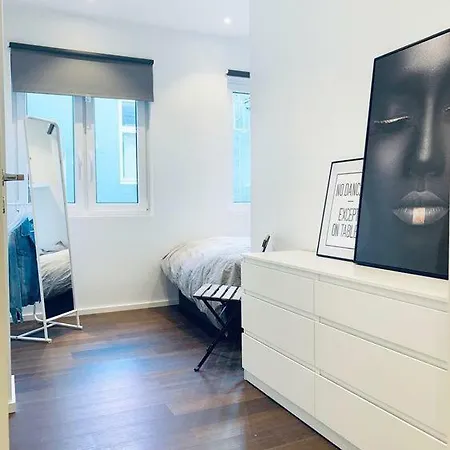 Inner City Apartment *